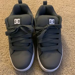 Mens DC skate shoes